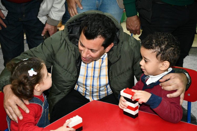أشرف صبحي يفتتح مركز التدريب المهني بمركز شباب السيدة زينب