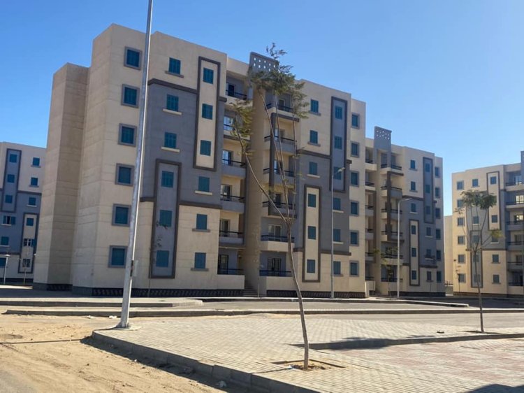 وزير الإسكان يتابع  مشروعات البنية التحتية الجارية بمدينة أكتوبر الجديدة