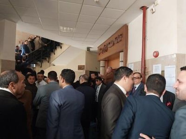 بحضور نقيب المحامين.. نظر أولى جلسات استئناف محامي مطروح على حكم حبسهم عامين