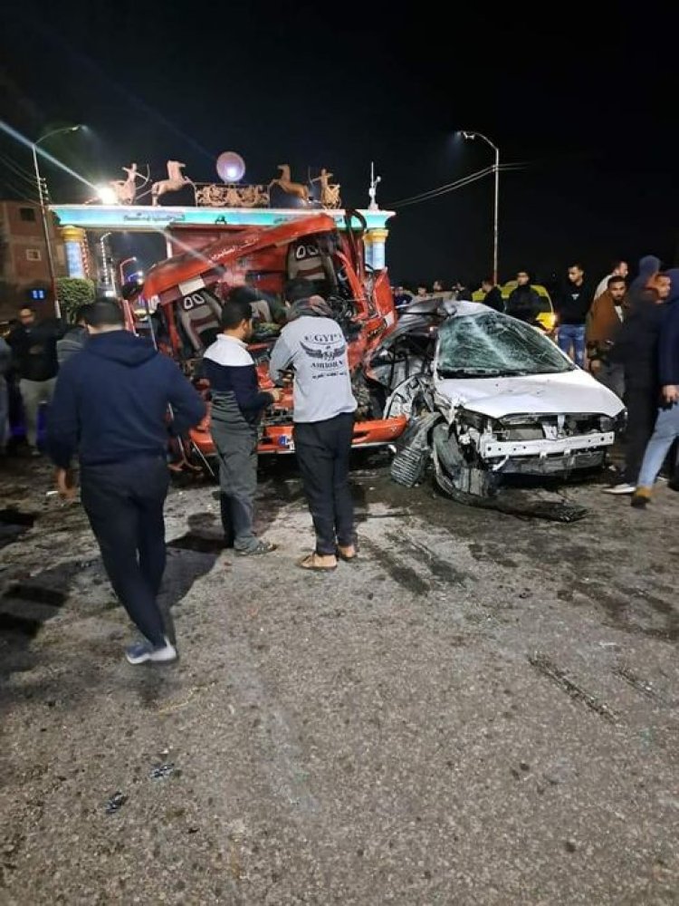 صور| «الوداع الأخير».. تفاصيل مؤلمة بشأن مصرع وإصابة 3 طلاب بكلية الطب في حادث الشرقية المُروع