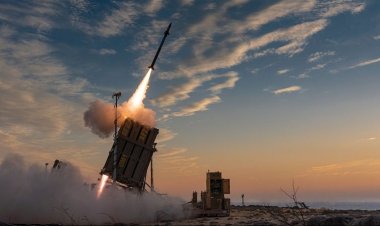 الجيش الأمريكي يعلن التصدي لصاروخ باليستي مضاد للسفن تم إطلاقه بخليج عدن