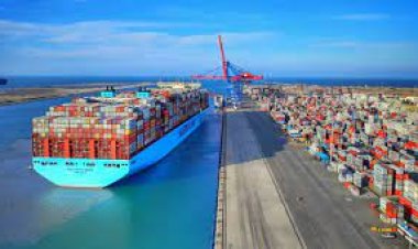 متحدث هيئة قناة السويس يؤكد انتظام الحركة بالمجرى الملاحي