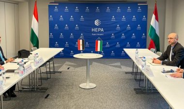 رئيس المنطقة الاقتصادية يبحث فرص الاستثمار مع مستثمري المجر