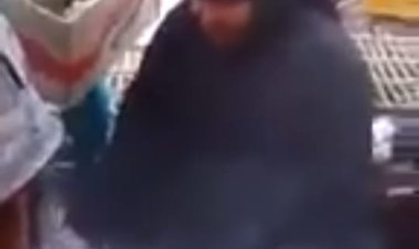 لقيتها رمل وتعمل عشان أولادها.. مأساة سيدة نُصب عليها في جوال دقيق داخل سوق بقنا