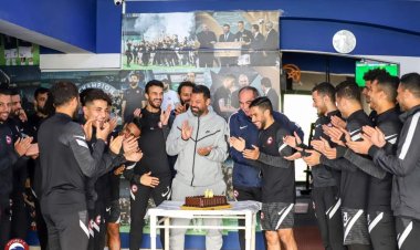 لاعبو فيوتشر يحتفلون بزفاف ناصر ماهر في تدريبات الفريق