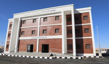 محافظ الوادي الجديد يتفقد مشروعات «حياة كريمة» بالفرافرة