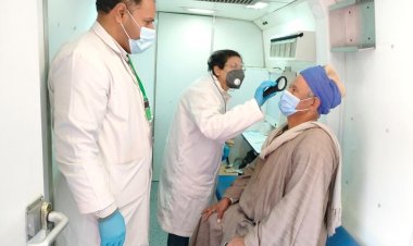 صحة المنيا تقدم الخدمات الطبية والعلاجية لـ 1990 حالة بقرية منبال بمركز مطاي