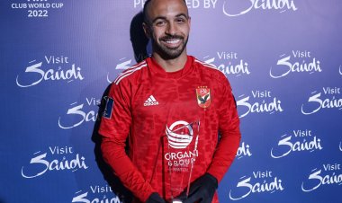 أفشة يتوج بجائزة رجل مباراة الأهلي وسياتل في مونديال الأندية