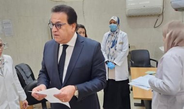 جولة مفاجئة لوزير الصحة داخل مستشفى القاهرة الجديدة..  ويوجه بالتحقيق