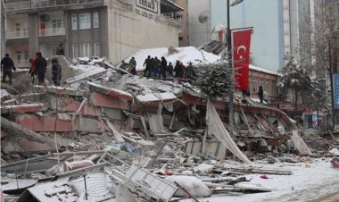 ارتفاع ضحايا زلزال تركيا 912 قتيلًا و 5383 مصابًا