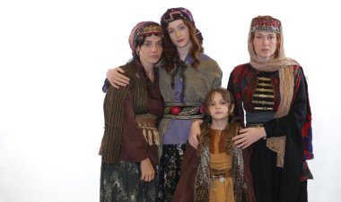 الإثارة تغلف الحلقة السادسة من «دكة العبيد»