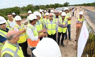 وزير الري يزور موقع سد جوليوس نيريرى خلال زيارته لدولة تنزانيا