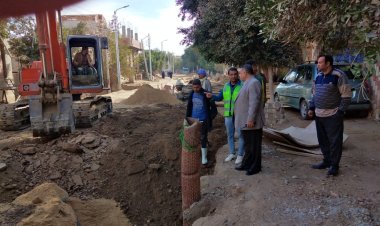 استمرار أعمال مد شبكات الصرف الصحى بقرية أبو خلقة بديرمواس