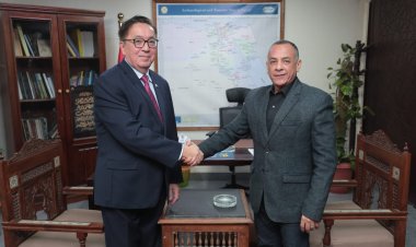 الأمين العام للمجلس الأعلى للآثار يلتقي سفير كازاخستان بالقاهرة