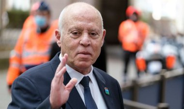 الرئيس التونسي يقيل وزيرًا جديدًا من الحكومة