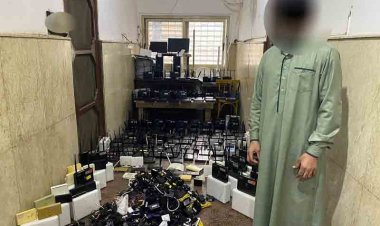 ضبط شخص يدير منظومة اتصالات لخدمات الإنترنت دون ترخيص في البحيرة