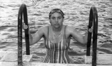 السباحة العالمية عبلة خيري: «لبس المايوه كان عادي.. يا رتنا نرجع زي زمان»