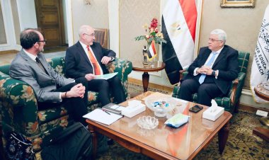 وزير التعليم العالي يبحث سبل دعم التعاون مع جامعة هال البريطانية