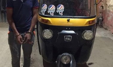 القبض على سائق «توك توك» صدم أجنبي بالمرج