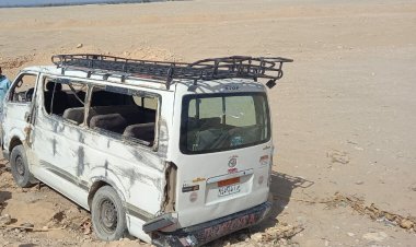 بينهم 4 أشقاء.. ننشر أسماء مصابي حادث انقلاب ميكروباص على صحراوي قنا