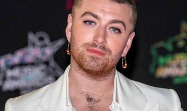 سام سميث يكشف عن تعرضه لموقف محرج بلندن: «أحدهم بصق في وجهي بسبب مظهري»