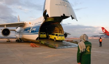 وصول الطائرتين الإغاثيتين الرابعة والخامسة ضمن الجسر الجوي السعودي تحملان فريق البحث والإنقاذ لمساعدة ضحايا الزلزال في سوريا وتركيا