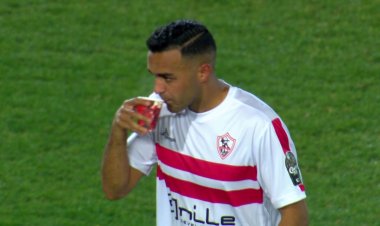 «مكنش بيشرب شاي».. حقيقة الصورة المتداولة لـ «نيمار» بمباراة الزمالك وشباب بلوزداد؟