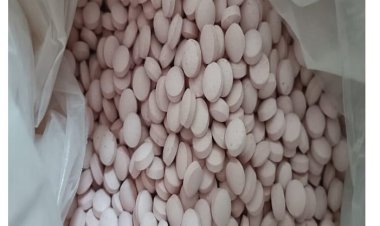 صور| ضبط مصنع لإنتاج أقراص التخسيس من مواد مجهولة المصدر بالقطامية