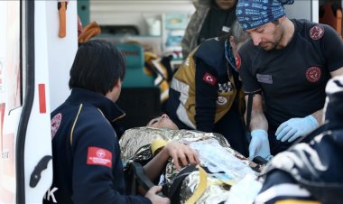 إنقاذ طفل بعد 128 ساعة على زلزال تركيا