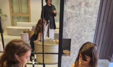 بدون حجاب.. حلا شيحة تظهر في فيديو جديد مع بناتها