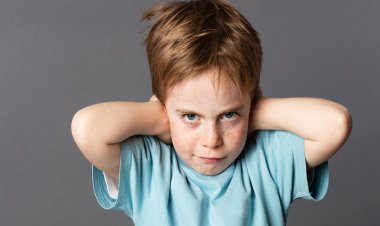 كاتبة إسبانية تقدم نصائح للأمهات للتعامل مع الطفل العنيد