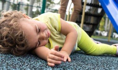 تعلمي كيفية حماية طفلك وقت حدوث الزلازل