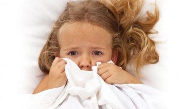 سلوكيات يرتكبها الآباء تصيب أطفالهم بـ«اضطراب القلق»