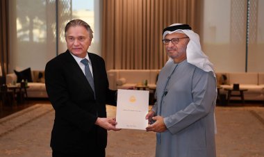 رئيس دولة الإمارات يتلقى رسالة خطية من الرئيس الكوستاريكي