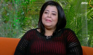 ياسمين وافي تكشف حقيقة دفن والدها إلى جوار أحمد زكي