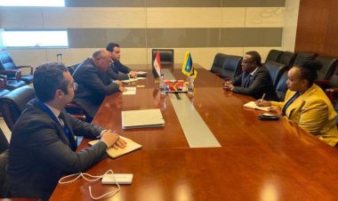 سامح شكري يلتقي مع نظيره الرواندي على هامش أعمال المجلس التنفيذي للاتحاد الأفريقي