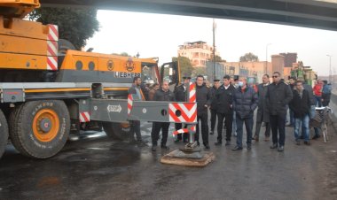 صور| سقوط كوبري مشاة على طريق القاهرة الإسكندرية