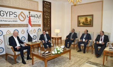 طارق الملا يستقبل وفداً من «MAVEG الألمانية» بختام مؤتمر ومعرض مصر الدولي للبترول