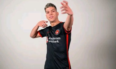 «بالعكاز» إمام عاشور يدعم لاعبي الزمالك قبل مواجهة أسوان 