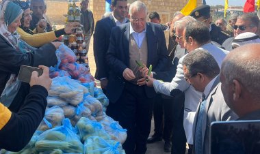وزير الزراعة ومحافظ جنوب سيناء يتفقدان معرض السلع ومعصرة الزيوت