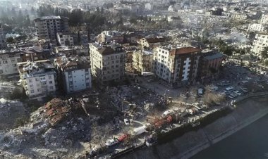 عمدة اسطنبول يحذر : تركيا معرضة للانهيار