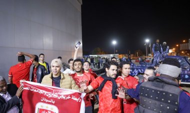 استقبال جماهيري مميز.. بعثة الأهلي تصل فندق الإقامة بالخرطوم 