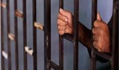 بالحيثيات.. المؤبد غيابيا لمدرس هتك عرض طفل