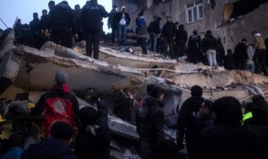 الخارجية تتابع عمليات البحث عن المصريين المفقودين جراء زلزال تركيا