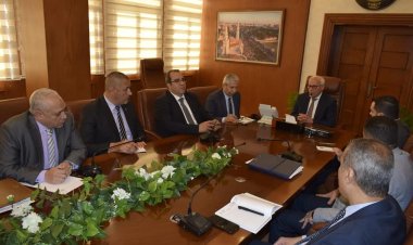 محافظ بورسعيد يستقبل رئيس جهاز حماية وتنمية البحيرات والثروة السمكية لبحث سبل التعاون