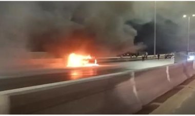 اشتعال النيران فى سيارة ربع نقل وموتوسيكل أعلى محور 26 يوليو 