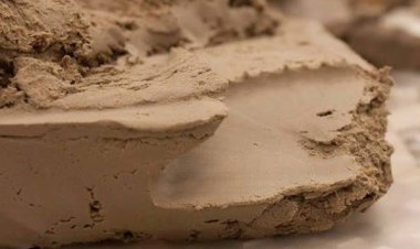 للتغلب على تغير المناخ.. دراسة: «الطين يستطيع امتصاص ثاني أكسيد الكربون»