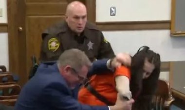 متهمة تعتدي على محاميها داخل محكمة أمريكية