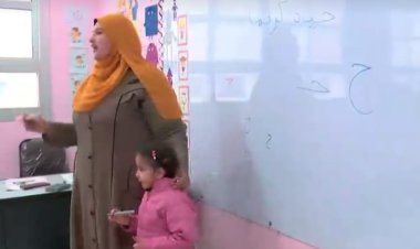 «الحياة»  تعرض بثًا من أول مدرسة لغات أنشأتها "حياة كريمة" في جزيرة عليوة بالشرقية