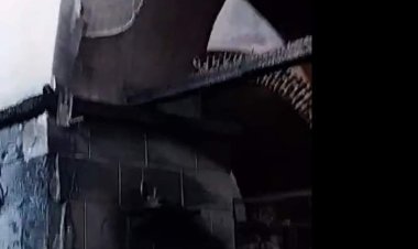 شاهد| إخماد حريق شب داخل بكنيسة السيدة العذراء بقرية اسكور بالصف